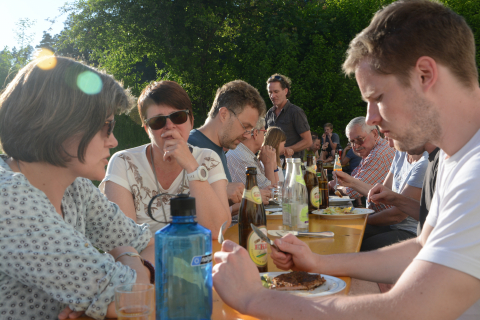 beim Grillen
